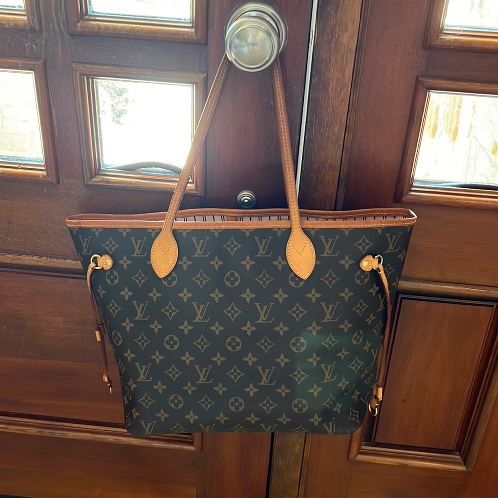 Louis Vuitton Neverful Bag MM